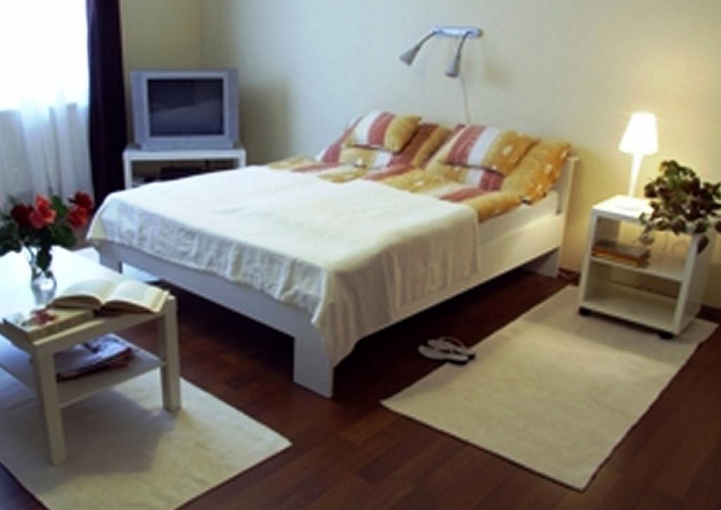 Ilona Apartmanhaz Komárom Zewnętrze zdjęcie