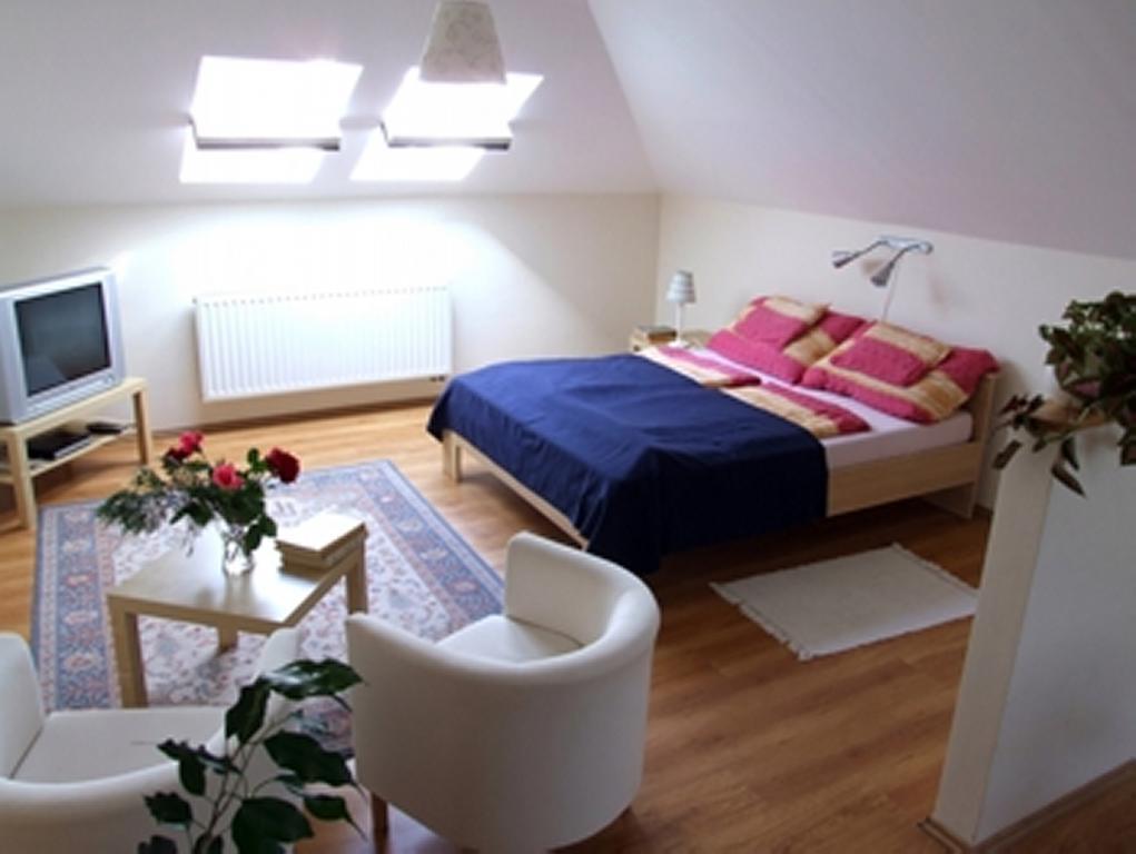 Ilona Apartmanhaz Komárom Pokój zdjęcie